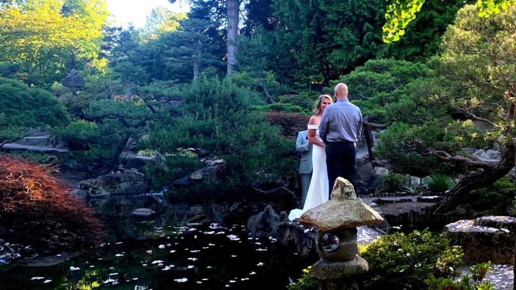 wedding couple near pond