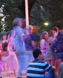 image of blurred people dancing<br />
